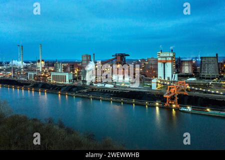 Stahlwerk Salzgitter AG. Salzgitter AG, Avacon und Lime Tree starten den Betrieb der industriellen Wasserstofferzeugung auf Basis von Windstrom Stockfoto