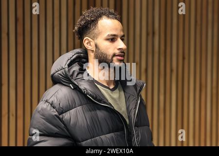 Barry Cotter aus Barnsley kommt während des Spiels Barnsley gegen Exeter City in Oakwell, Barnsley, Großbritannien, 27. Januar 2024 (Foto: Mark Cosgrove/News Images) Stockfoto