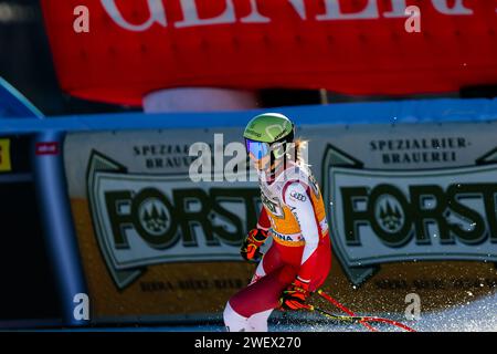 Puchner Mirjam (AUT) während der AUDI FIS World Cup 2024 - Damen-Abfahrtsrennen, Alpinski-Rennen in Cortina D'Ampezzo, Italien, 27. Januar 2024 Credit: Independent Photo Agency Srl/Alamy Live News Stockfoto