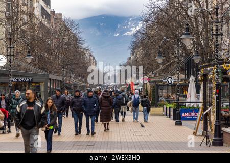 Sofia, Bulgarien - 3. Januar 2024 Vitosha Boulevard mit Vitosha Sofia, Bulgarien Stockfoto