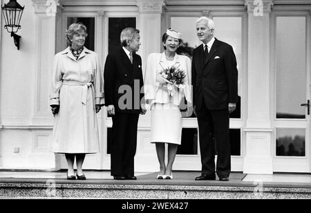 Deutschland, Bonn, 13.09.1993 Archiv.: 42-51-13 Japanischer Kaiser in Bonn Foto: Bundespräsident Richard von Weizsäcker und Gattin Marianne und Kaiser Akihito und Kaiserin Michiko Japanischer Kaiser in Bonn *** Deutschland, Bonn, 13 09 1993 Archiv 42 51 13 Japanischer Kaiser in Bonn Foto Bundespräsident Richard von Weizsäcker und Frau Marianne und Kaiser Akihito und Kaiserin Michiko Japanischer Kaiser in Bonn Stockfoto