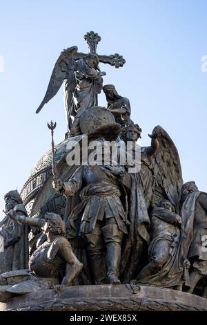 Denkmal für das Millennium Russlands, errichtet 1862 auf dem Gebiet des Kremls von Veliky Nowgorod Stockfoto