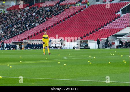 Stuttgart, Deutschland. Januar 2024. VfB Stuttgart vs. RB Leipzig, Fussball, Herren, 1. Bundesliga, 19. Spieltag, Saison 23/24, GER, 27.01.2024, DFL/DFB-VORSCHRIFTEN VERBIETEN JEDE VERWENDUNG VON FOTOGRAFIEN ALS BILDSEQUENZEN UND/ODER QUASI-VIDEO, Foto: Eibner-Pressefoto/Wolfgang Frank Credit: dpa/Alamy Live News Stockfoto