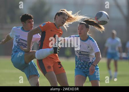 Cercola, Italien, 27. Januar 2024 Paola Di Marino vom SSC Napoli Andrine Tomter vom FC Internazionale Soccer - Frauenspiel zwischen Napoli Femminile und FC Internazionale Credit:Agostino Gemito/ Alamy Live News Stockfoto