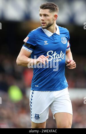 Goodison Park, Liverpool, Großbritannien. Januar 2024. FA Cup Fourth Round Football, Everton gegen Luton Town; James Tarkowski von Everton Credit: Action Plus Sports/Alamy Live News Stockfoto