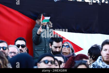 Roma, Italien. Januar 2024. Foto Cecilia Fabiano/LaPresse 27 Gennaio 2024 Roma, Italia - Cronaca - Manifestazione in sostegno della Palestina nel giorno della memoria Nella foto: la manifestazione 27. Januar 2024 Rom, Italien - Politik - Demonstration für den Waffenstillstand in Palästina am Gedenktag auf dem Foto: Die Demonstration Credit: LaPresse/Alamy Live News Stockfoto