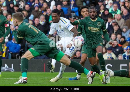 Jaidon Anthony von Leeds United schießt in 1-0 der ersten Hälfte des Emirates FA Cup Fourth Round Matches Leeds United gegen Plymouth Argyle in Elland Road, Leeds, Großbritannien, 27. Januar 2024 (Foto: James Heaton/News Images) Stockfoto