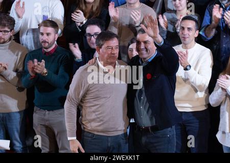 27. Januar 2024: Der Präsident Spaniens und Generalsekretär der Sozialistischen Arbeiterpartei Spaniens (PSOE, für ihr Akronym auf Spanisch), Pedro Sanchez, während einer Kundgebung an der Veterinärmedizinischen Fakultät der Universität Santiago de Compostela (USC), zur Unterstützung des sozialistischen Kandidaten für die Präsidentschaft der Xunta de Galicien (galicische Regionalregierung), Jose Ramon Gomez Besteiro. (Kreditbild: © Cristian Leyva/ZUMA Press Wire) NUR REDAKTIONELLE VERWENDUNG! Nicht für kommerzielle ZWECKE! Stockfoto