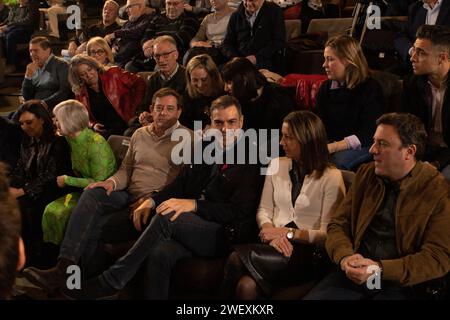 27. Januar 2024: Der Präsident Spaniens und Generalsekretär der Sozialistischen Arbeiterpartei Spaniens (PSOE, für ihr Akronym auf Spanisch), Pedro Sanchez, während einer Kundgebung an der Veterinärmedizinischen Fakultät der Universität Santiago de Compostela (USC), zur Unterstützung des sozialistischen Kandidaten für die Präsidentschaft der Xunta de Galicien (galicische Regionalregierung), Jose Ramon Gomez Besteiro. (Kreditbild: © Cristian Leyva/ZUMA Press Wire) NUR REDAKTIONELLE VERWENDUNG! Nicht für kommerzielle ZWECKE! Stockfoto