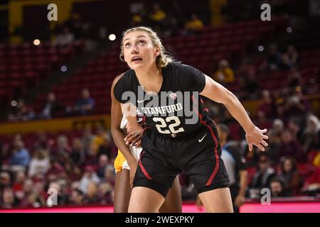 Stanford Cardinal Stürmer Cameron Brink (22) wartet in der ersten Hälfte des NCAA-Basketballspiels gegen Arizona State Sun Devils in T auf den Rebound Stockfoto