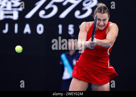 Melbourne Park, Melbourne, Victoria, Australien. Januar 2024. Australian Open Tennis Championship, Ladies Singles Finale am 14. Tag; Aryna Sabalenka in Aktion während des Finalspiels gegen Qinwen Zheng (CHN) Credit: Action Plus Sports/Alamy Live News Stockfoto