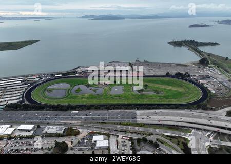 Eine allgemeine Gesamtansicht der Pferderennbahn Golden Gate Fields, Sonntag, 31. Dezember 2023, in Berkeley, Kalif. Stockfoto