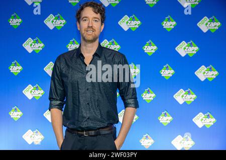 HILVERSUM – Niels van der Laan auf dem roten Teppich vor der Verleihung der NPO Zapp Awards. ANP WESLEY DE WIT niederlande aus - belgien aus Stockfoto