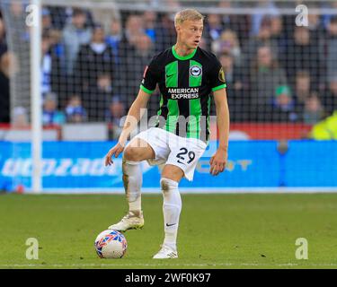 Sheffield, Großbritannien. Januar 2024. Jan Paul van Hecke von Brighton & Hove Albion kontrolliert den Ball während des Emirates FA Cup Fourth Round Matches Sheffield United gegen Brighton und Hove Albion in der Bramall Lane, Sheffield, Großbritannien, 27. Januar 2024 (Foto: Conor Molloy/News Images) in Sheffield, Großbritannien am 27. Januar 2024. (Foto: Conor Molloy/News Images/SIPA USA) Credit: SIPA USA/Alamy Live News Stockfoto