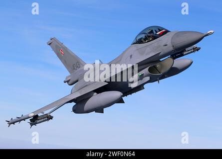 Ein Kampfflugzeug der polnischen Luftwaffe vom Typ Lockheed Martin F-16C Block 52. Ein Kampfflugzeug der polnischen Luftwaffe vom Typ Lockheed Martin F-16C Block 52. *** Ein Lockheed Martin F 16C Block 52 Kampfflugzeug der Polnischen Luftwaffe Ein Lockheed Martin F 16C Block 52 Kampfflugzeug der Polnischen Luftwaffe Stockfoto