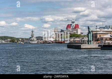 Göteborg, Schweden - 29. Mai 2022: Süddamm mit Maritiman und dem Opernhaus. Stockfoto