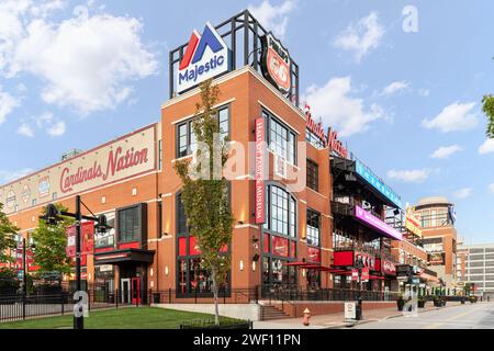 Billpark Village vor dem Busch Stadium in der Innenstadt von St. Louis mit der St. Louis Cardinals Hall of Fame und Museum. Stockfoto