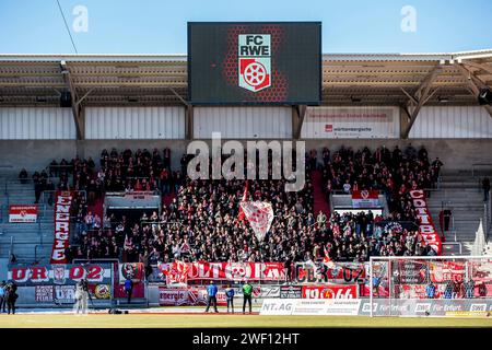 Erfurt, Deutschland. Januar 2024. Erfurt, Deutschland 27. Januar 2024: Regionalliga Nordost – 2023/2024 – Rot-Wei? Erfurt vs. FC Energie Cottbus im Bild: Fanblock Energie Cottbus Credit: dpa/Alamy Live News Stockfoto