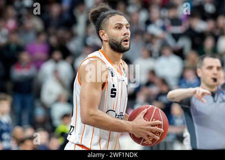 Heidelberg, Deutschland. Januar 2024. KAZA Kajami-Keane (Chemnitz, 10), am Ball, Einzelbild, Einzelfoto, Aktion, 27.01.2024, Heidelberg (Deutschland), Basketball, Bundesliga, MLP Academics Heidelberg - NINERS Chemnitz Credit: dpa/Alamy Live News Stockfoto