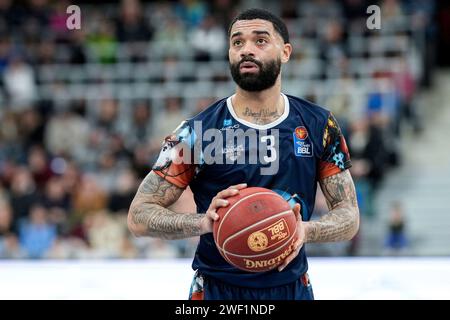 Heidelberg, Deutschland. Januar 2024. Josh Gray (Heidelberg, 3), am Ball, Einzelbild, Einzelfoto, Aktion, 27.01.2024, Heidelberg (Deutschland), Basketball, Bundesliga, MLP Academics Heidelberg - NINERS Chemnitz Credit: dpa/Alamy Live News Stockfoto