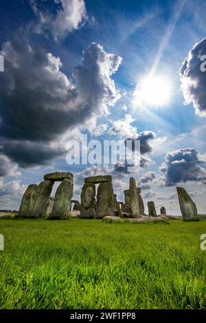 Stonehenge, altes prähistorisches Denkmal auf der Salisbury Plain, nahe Amesbury, Wiltshire, Großbritannien Stockfoto