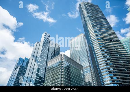 Singapur, Singapur, 24. Januar 2024: Die atemberaubende Skyline moderner Architektur dominiert das Geschäftsviertel von Singapur, das geschäftige Stadtzentrum ist der Beweis Stockfoto