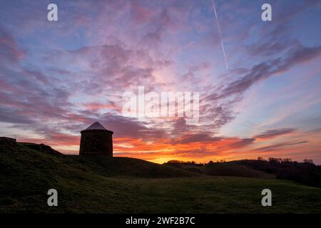 Morgenhimmel im Burton Dassett Country Park. Warwickshire, England Stockfoto