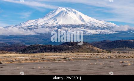 Mt. Shasta in nordkalifornischer Wildnis. Stockfoto