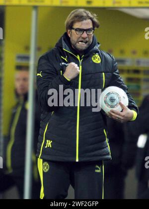 sauer Trainer JŸrgen Jürgen Klopp Borussia Dortmund 1 Bundesliga Fussball Borussia Dortmund BVB - FC Bayern MŸnchen 0:3 Saison 2013/ 2014 © diebilderwelt / Alamy Stock Stockfoto