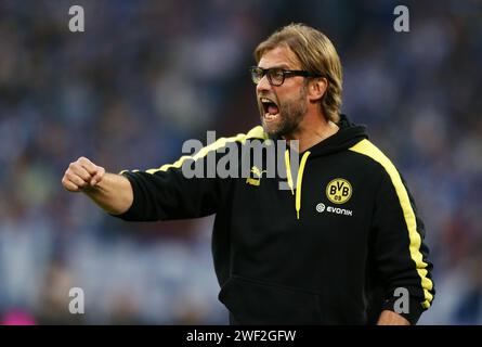 Jubel von Trainer JŸrgen Jürgen Klopp Borussia Dortmund 1 Bundesliga Fussball Schalke 04 - Borussia Dortmund BVB 1:3 Saison 2013/ 2014 © diebilderwelt / Alamy Stock Stockfoto