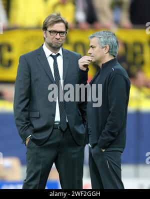 Trainer Trainer Jose Mourinho Real Madrid und Trainer JŸrgen Jürgen Klopp Borussia Dortmund Championsleague Halbfinale Fussball Borussia Dortmund BVB - Real Madrid Saison 2012/ 2013 © diebilderwelt / Alamy Stock Stockfoto