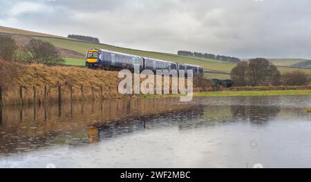 13/12/2023 Bowshank Tunnel (südlich von Stow) 170404 2T86 1310 Edinburgh bis Tweedbank Stockfoto