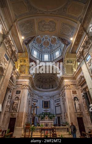 Gewölbe und Chor der Kirche San Pietro Ion Banchi, 1585 geweiht, Piazza Banchi Genua, Italien Stockfoto