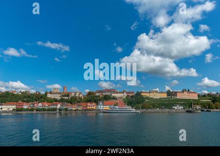 Meersburg am Bodensee, Stadtansicht, Wohnburg, neues Schloss, Staatsweinkellerei, Seepromenade, Passagierschiffe, Weinberg Stockfoto