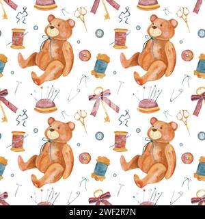 Nahtloses Muster. Aquarellmuster von handgefertigten Spielzeugelementen, Schneiderei, Nähen auf weißem Hintergrund. Alle Elemente sind handgemalt in Aquarell. Stockfoto