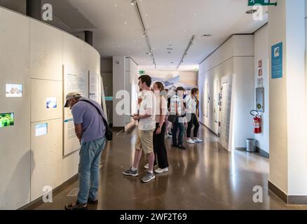 Südtiroler Archäologiemuseum. Innenraum des berühmten Museums, das der Similauner Mumie (Otzi) gewidmet ist - Bozen, Südtirol, Norditalien, 1. Juni Stockfoto