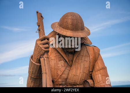 Stahldenkmal für den 1. Weltkrieg in Seaham, County Durham, Großbritannien. Im Jahr 2014 von Ray Lonsdale gemacht, heißt 1101 (nach dem Waffenstillstand, der in Kraft trat Stockfoto