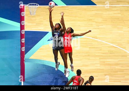 Leeds, Großbritannien. Januar 2024. Foto: Olly Hassell/SWpix.com - 27/01/2024 - Netball - Vitality Netball Nations Cup 2024 - Vitality Roses gegen New Zealand Silver Ferns - The First Direct Arena, Leeds, England - Neuseelands Grace Nweke Credit: SWpix/Alamy Live News Stockfoto