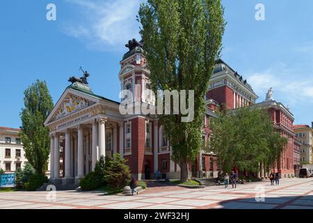 Sofia, Bulgarien - 18. Mai 2019: Das Nationaltheater Ivan Vazov (Bulgarisch: Народен театър „Иван Вазов“, Naroden teatar „Ivan Vazov“) ist Bulgariens nat Stockfoto