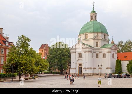 Warschau, Polen - 08. Juni 2019: Kirche der Schwestern des Heiligen Sakraments St. Kazimierz (Polnisch: Kościół Sakramentek pw. św. Kazimierza) im alten t Stockfoto