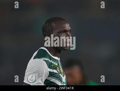 27. Januar 2024: Aboubakar Vincent (Kamerun) sieht beim Achtelfinale des Afrikanischen Cup der Nationen Nigeria gegen Kamerun im Stade Felix Houphouet-Boigny, Abidjan, Elfenbeinküste an. Kim Price/CSM (Credit Image: © Kim Price/Cal Sport Media) Stockfoto