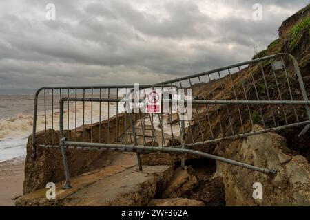 Die geschlossene Promenade in Pakefield Beach, Lowestoft, Suffolk, England, Großbritannien Stockfoto