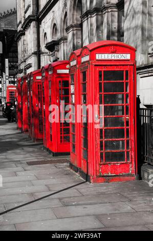 In Großbritannien - historische, gelistete Telefonzellen Stockfoto