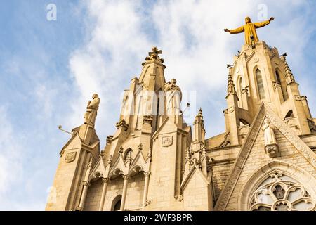 Tempel des Heiligen Herzens Jesu. Tempel Expiatori del Sagrat Cor. Römisch-katholische Kirche auf dem Gipfel des Tibidabo, Barcelona, Katalonien Stockfoto