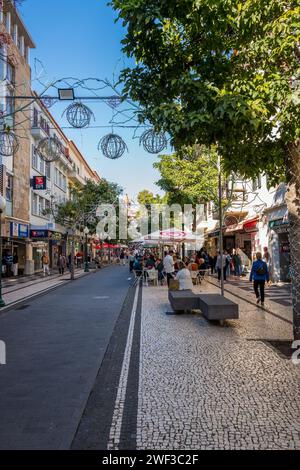 Die Fußgängerzone in der madeirischen Stadt Funchal. Stockfoto