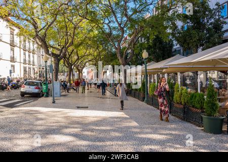 Die Fußgängerzone in der madeirischen Stadt Funchal. Stockfoto