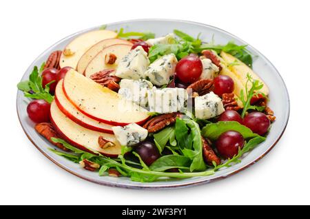 Frischer Apfelsalat mit Blaukäse, Trauben, Pekannüsse und Salatmischung, Herbstsalat auf weißem Hintergrund Stockfoto