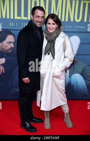 Anja Kling mit Ehemann Oliver Haas besucht die Weltpremiere des Films eine Million Minuten, Zoo Palast, Stockfoto