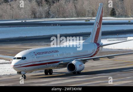 Flugbetrieb auf dem Flughafen Zürich-Kloten ZRH. Eine Boeing 737-800BBJ2 der polnischen Luftwaffe mit der Kennung 0112 während des Weltwirtschaftsforums WEF auf dem Flughafen Zürich. *** Flugbetrieb am Flughafen Zürich Kloten ZRH A Boeing 737 800BBJ2 der polnischen Luftwaffe mit der Registrierungsnummer 0112 während des Weltwirtschaftsforums WEF am Flughafen Zürich Stockfoto