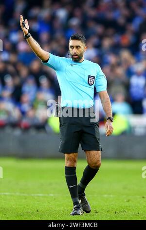 Bramall Lane, Sheffield, England - 27. Januar 2024 Schiedsrichter Sunny Gill - während des Spiels Sheffield United gegen Brighton, Emirates FA Cup, 2023/24, Bramall Lane, Sheffield, England - 27. Januar 2024 Credit: Arthur Haigh/WhiteRosePhotos/Alamy Live News Stockfoto